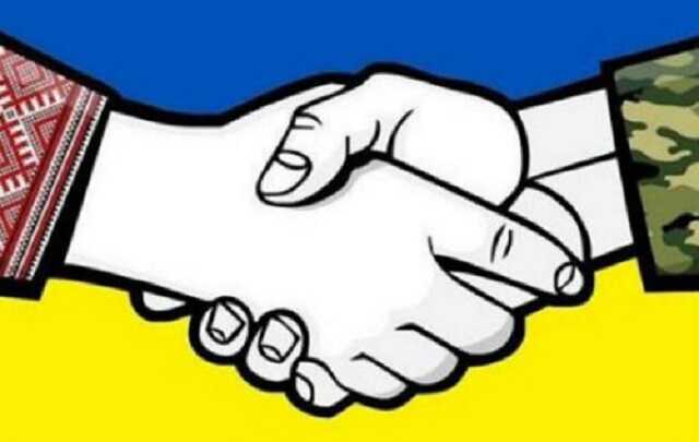 Львівські депутати закликали правоохоронців припинити кримінальне переслідування волонтерів