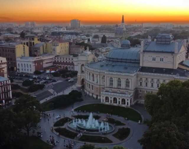 В Одессе раздались взрывы: РФ снова атаковала город дронами