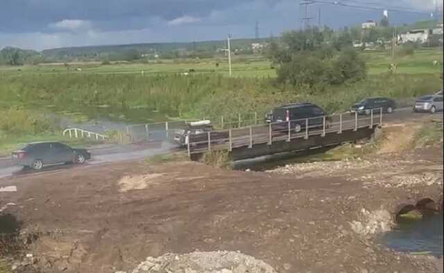 На Київщині почали облаштовувати ще одну переправу через річку Ірпінь