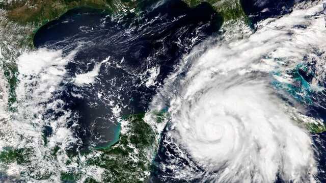 Губернатор Флориди закликав жителів штату до евакуації після посилення урагану "Іан"