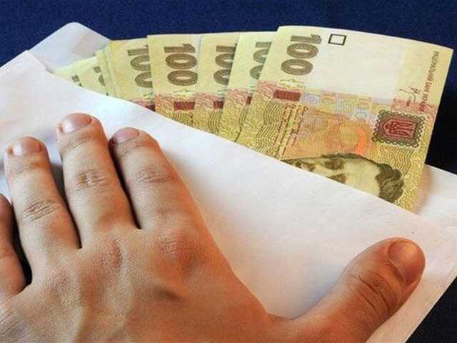 Чернігівській екоінспектор визнав провину у корупції