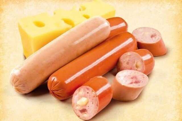 В Україну завезли небезпечні сосиски та сир