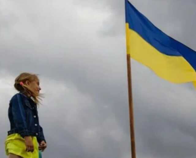 З прапором у руках: як жителі Харківщини зустрічали українських захисників після окупації