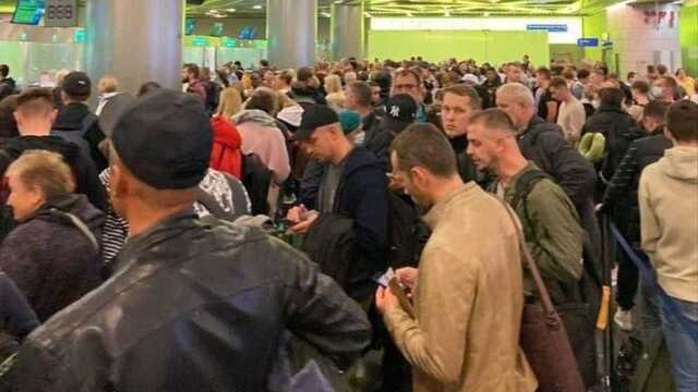 Понад 700 тисяч росіян покинули країну після старту мобілізації, - ЗМІ