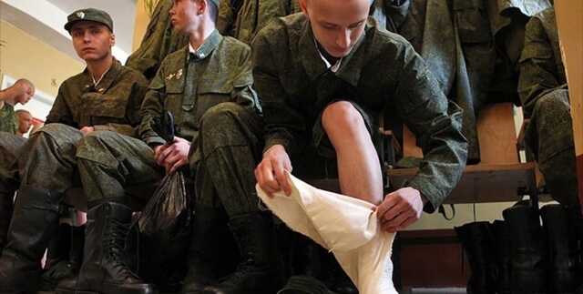 Мобілізованим у РФ видають онучі замість шкарпеток, – Стратком ЗСУ