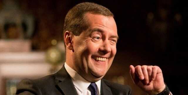 Медведєв збудився через неіснуючу заяву Зеленського про "ядерний удар" по Росії