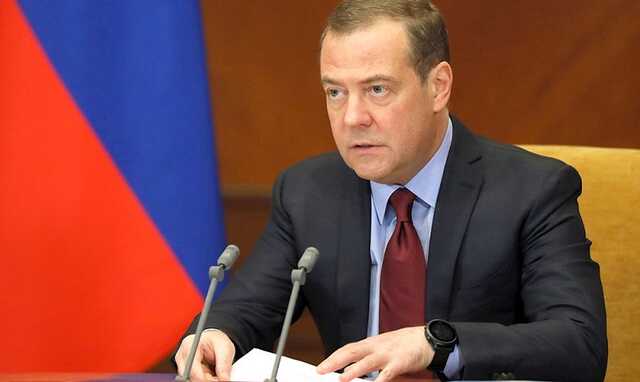 В РФ увеличивают выпуск управляемых ракет в рамках крупного госзаказа, — Медведев