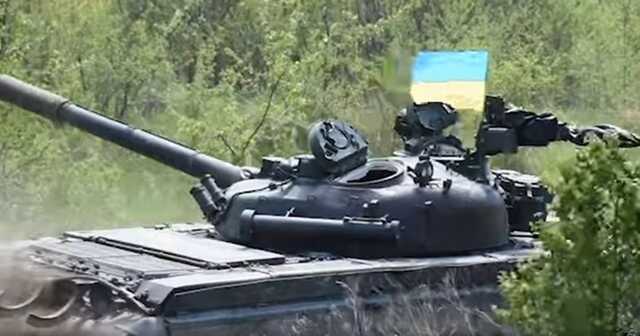 Грузинські добровольці показали знищену російську техніку в селі Давидів Брід на Херсонщині