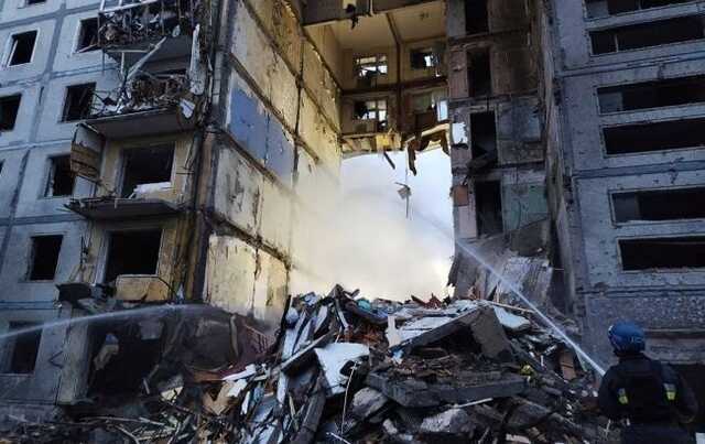 З’явилися фото і відео наслідків сьогоднішньої ракетної атаки по Запоріжжю