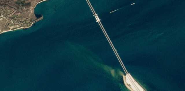 Стоят по 5 часов: Пробки у Крымского моста растянулись на несколько километров