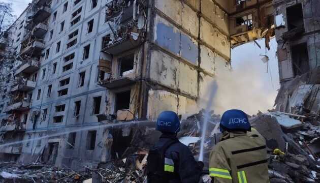 Зеленський оприлюднив кадри з місця обстрілу у Запоріжжі: світ має бачити правду