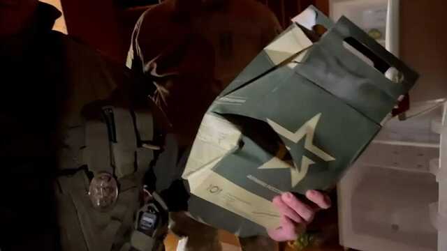 У Лимані поліція показала штаб, де окупанти зберігали награбовані ванни, унітази та холодильники