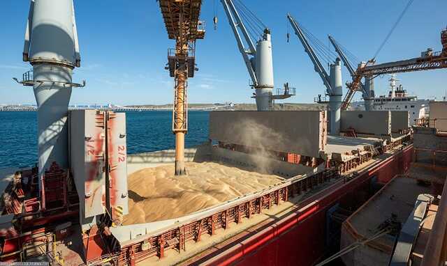 Росія погрожує вийти із зернової угоди, - Reuters