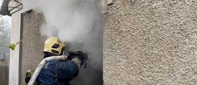 На Київщині під час гасіння пожежі в будинку рятувальники виявили тіло чоловіка