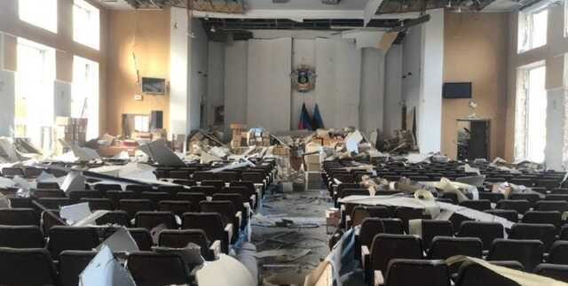 Вибухи у Донецьку: окупанти повідомили про обстріл адміністрації з HIMARS