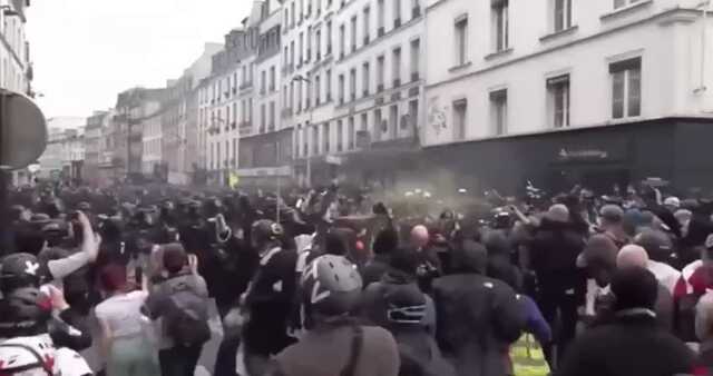 У Парижі мітинг проти зростання цін переріс у заворушення