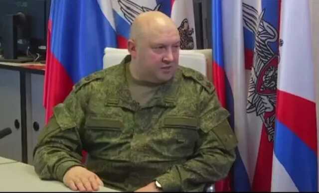 Суровікін під час інтерв’ю читав відповіді з телесуфлера