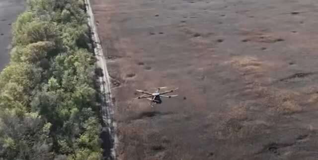 ЗСУ перехопили російський дрон із шістьма гранатами прямо в польоті