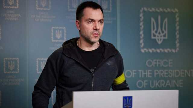 Арестович назвав дві можливі причини евакуації окупантів з Херсона