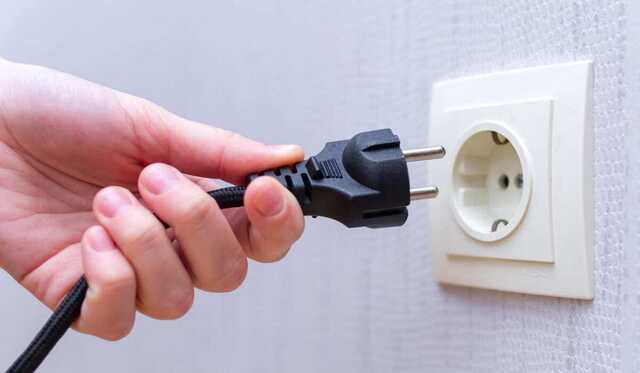 Центральні регіони України просять терміново скоротити cпоживання електроенергії