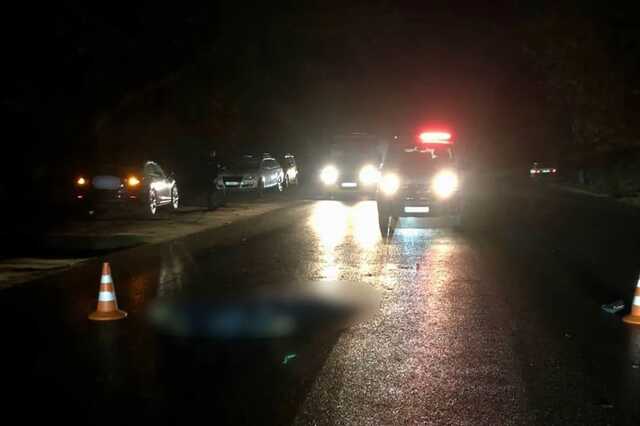 На Київщині легковик збив на смерть пішохода-порушника