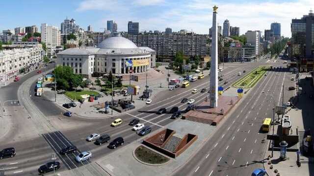 Кияни підтримали петицію, щоб перейменувати площу Перемоги та знести обеліск із зіркою
