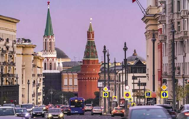 В центр Москвы стянули большое количество военных