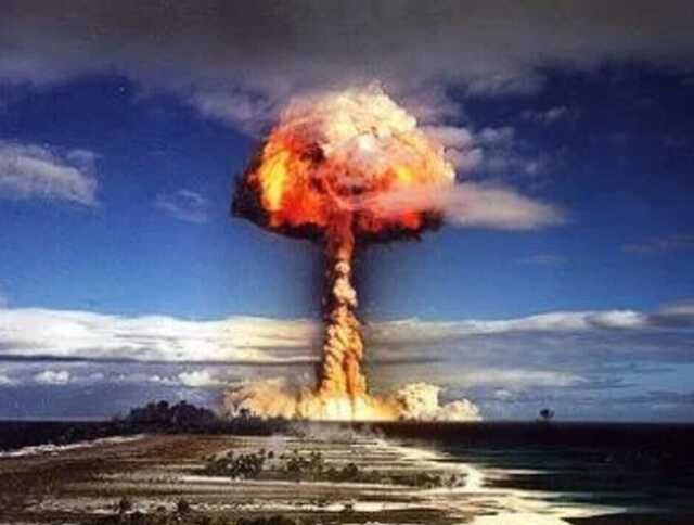 У Кремлі захотіли правити світом, не маючи нічого, крім застарілої ядерної зброї