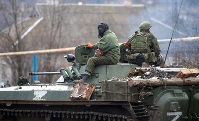 Окупанти використовують мирних жителів Маріуполя як "живий щит"