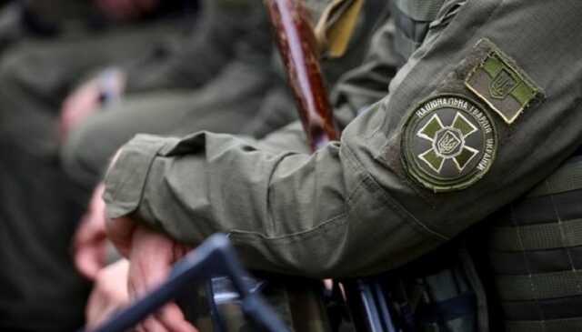 Доводиться прибирати після окупантів: нацгвардійці показали спалену російську техніку на звільнених територіях