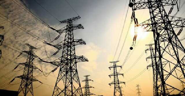 Відключення світла розпочалися у Києві та восьми областях