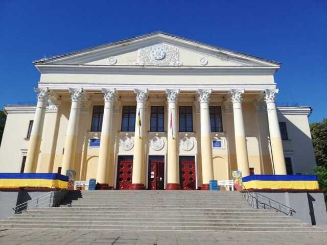 Директору Ізюмського палацу культури оголосили підозру у колабораціонізмі