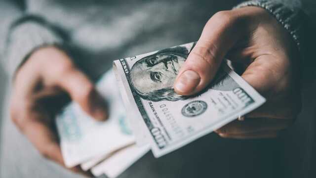 У жовтні НБУ скоротив продаж валюти