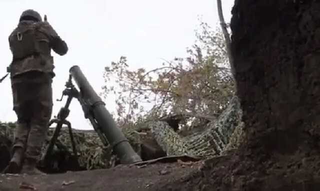 Прикриття для піхоти: українські прикордонники показали, як їхні мінометні розрахунки нищать ворога