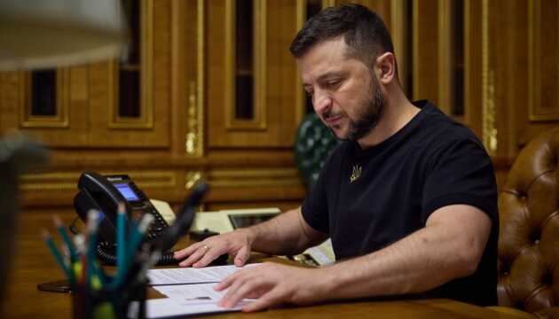 Зеленський: Раніше Росія вимагала гарантій безпеки від США, а тепер – від України