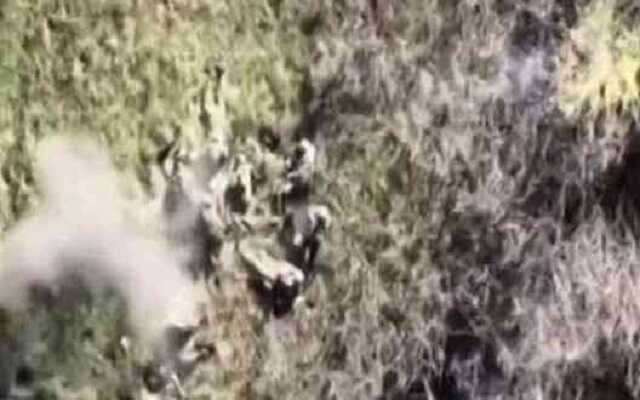 Бойовий дрон влучив прямісінько в окупанта