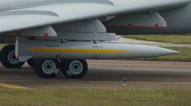 Китай показав покращену “копію” російського “Кинджала”