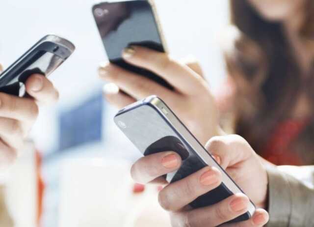 Мобільним операторам не відключають світло: чому в українців все одно зникає зв’язок