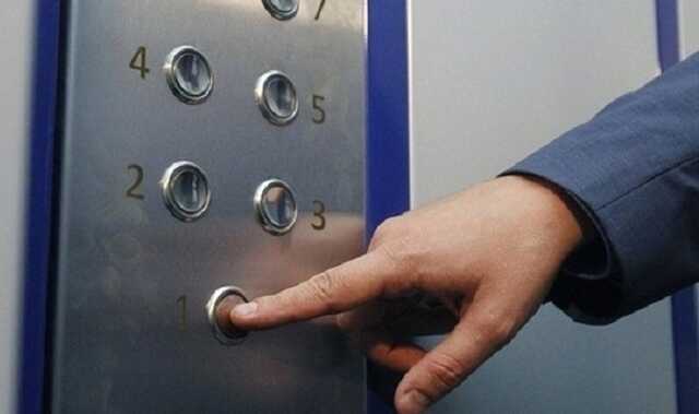 Кияни просять не використовувати ліфти за 30-40 хвилин до початку відключень електроенергії