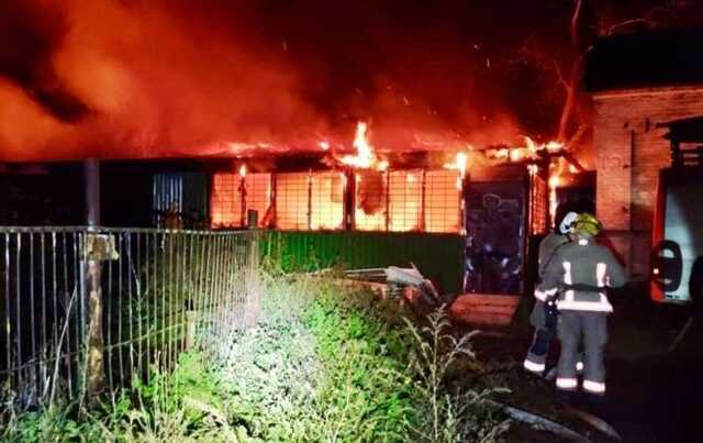 Війська РФ вночі з "Градів" накрили Нікопольський район: спалахнули пожежі