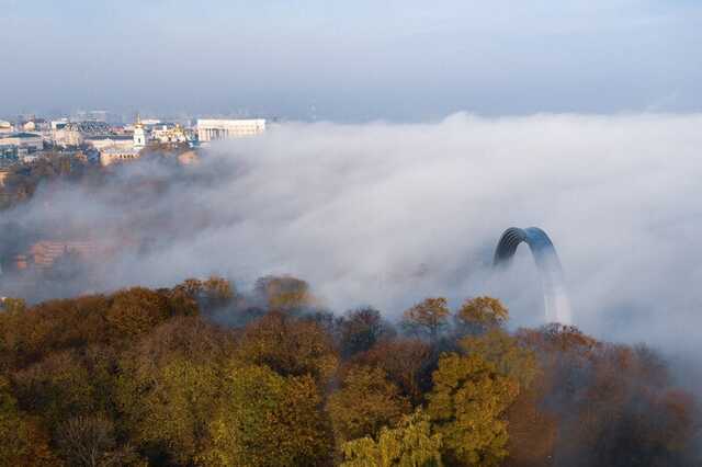 Туман над Києвом не розвіявся: синоптики розповіли, скільки ще він протримається