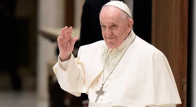 Папа Римский заявил, что любит и россиян, и украинцев