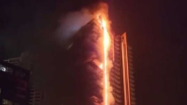 У Дубаї спалахнув 35-поверховий хмарочос