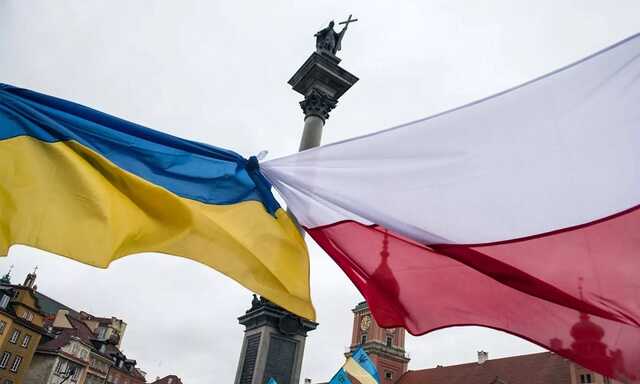 Стало відомо, скільки українців залишається у Польщі: що змінюється для переселенців