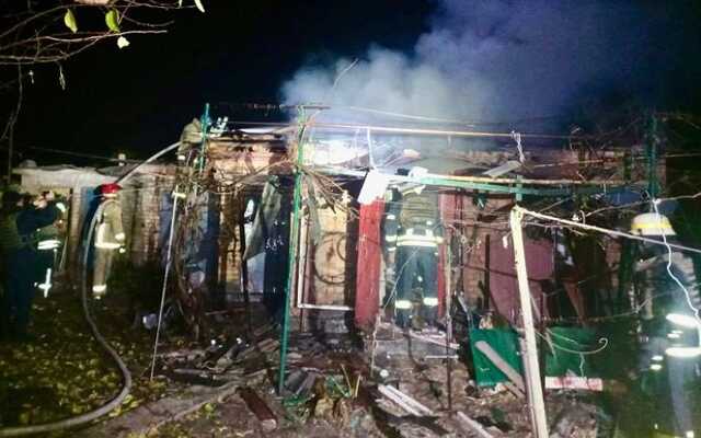 Росіяни обстріляли Дніпропетровщину: пошкоджені будинки, постраждала літня жінка