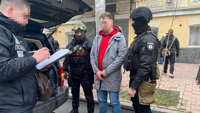 На Київщини двох мешканців викрито на збуті зброї