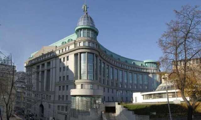 Фірма олігарха-втікача придбала офіс банку «Аркада»