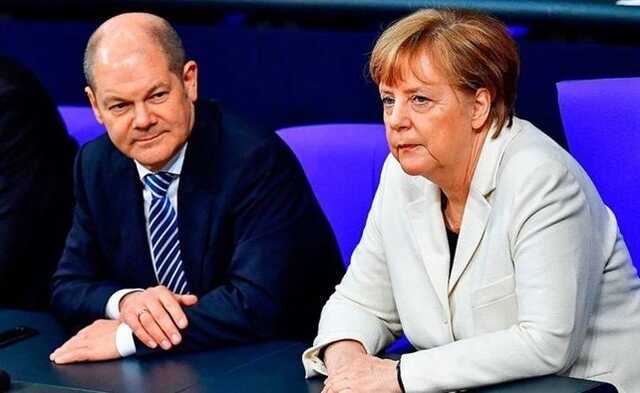 Шольц зізнався, що досі консультується із Меркель