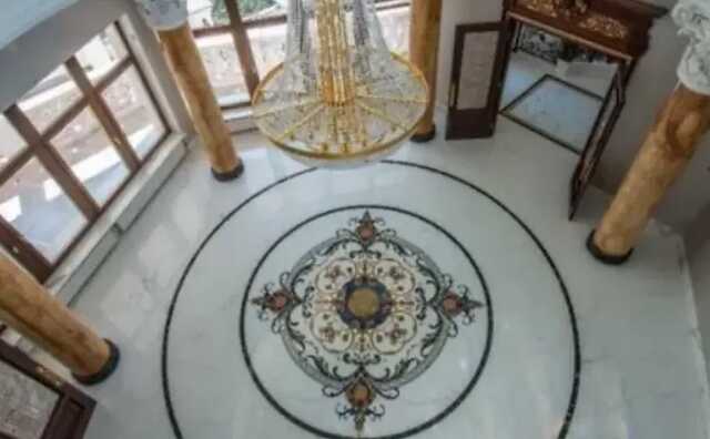 У Києві за 11,5 млн доларів продають будинок із винним льохом та кінозалом