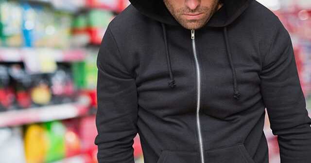 Угрожая ножом, украл виагру: в Киеве поймали серийного грабителя секс-шопов